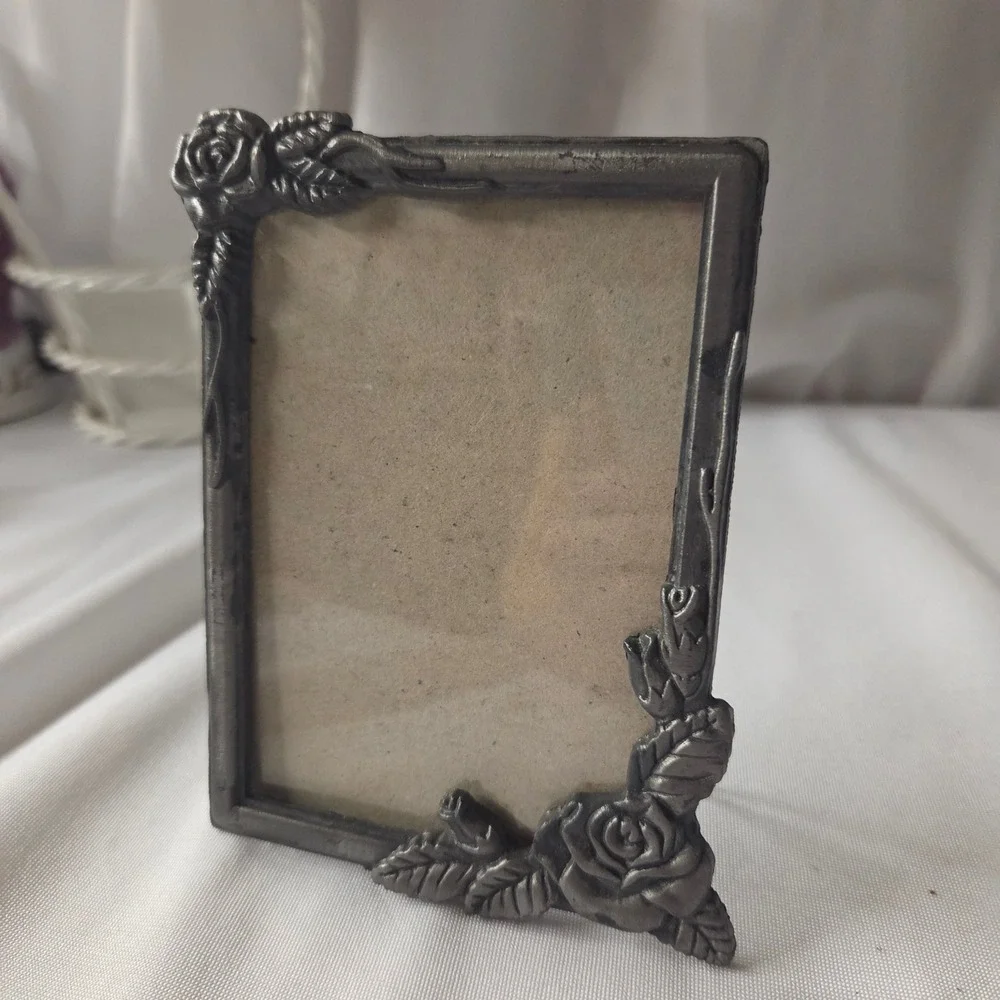 Vintage Silver Tone Metal Rose Floral Miniature Picture Frame 3x4.5 Tabletop